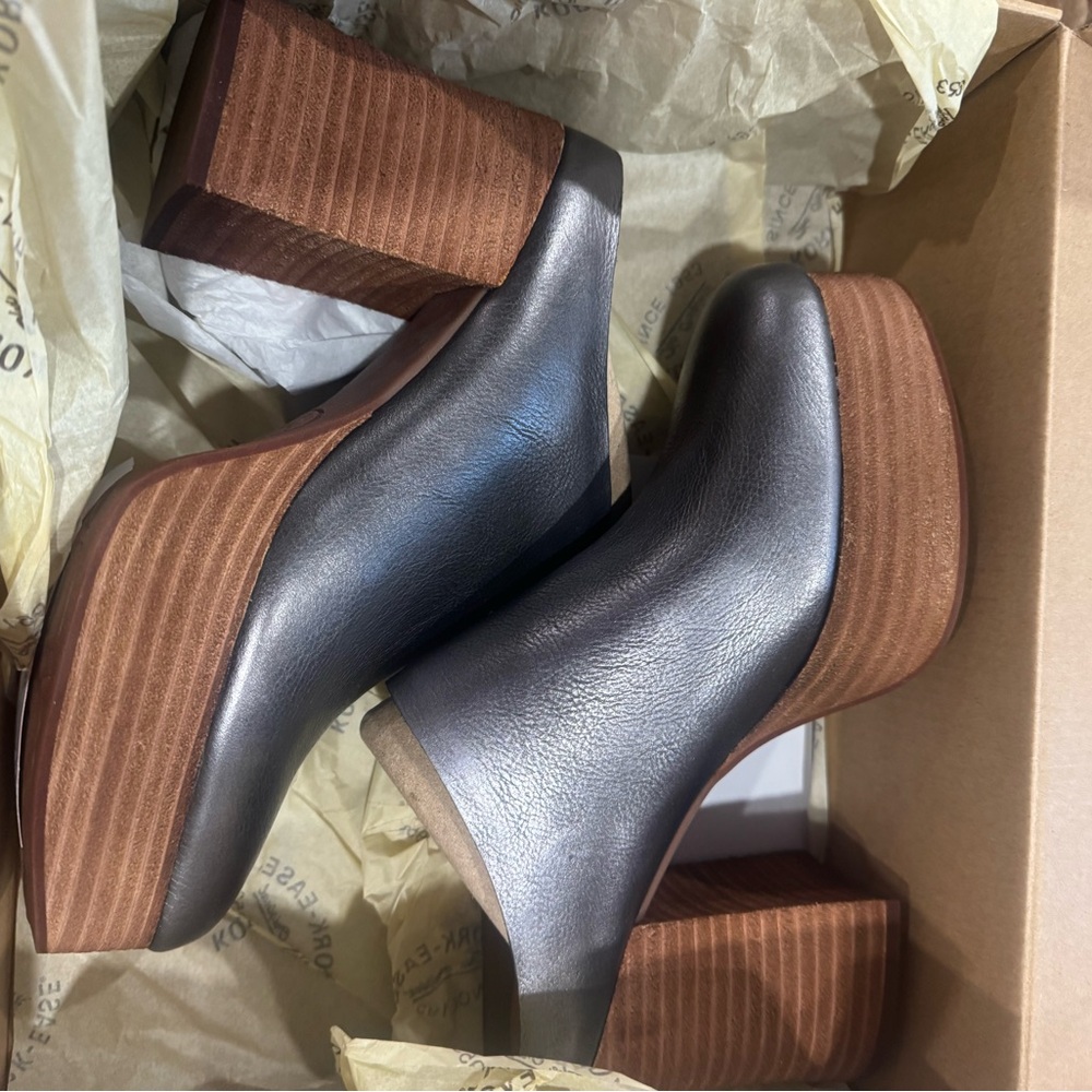 Kork-Ease Women's”Veronica” in silver-FABULOUSLY FUN & OUTRAGEOUSLY COMFORTABLE